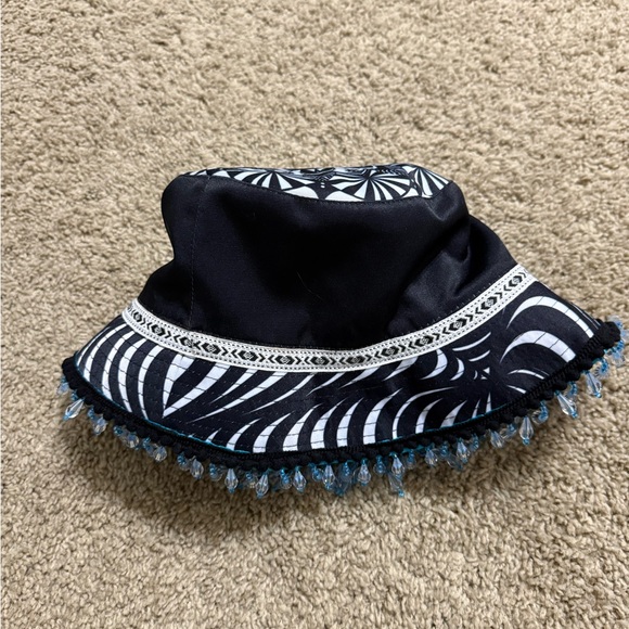 DISCO DRIPS bucket hat